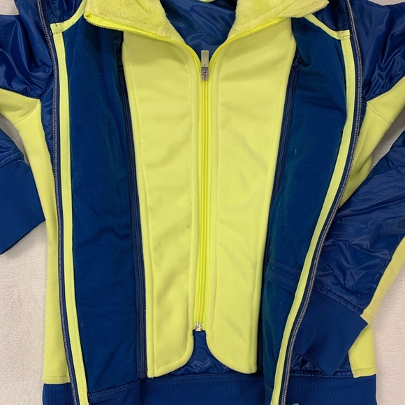LULULEMON size 2 jacket, euc - Picture 2 of 7